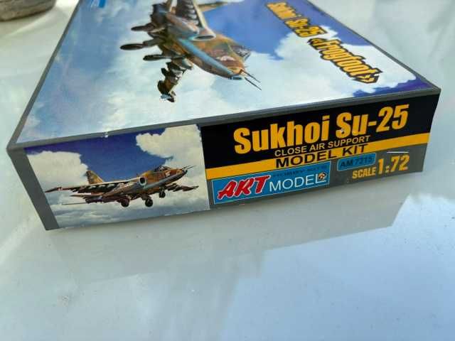 Kit Modelismo 1/72 Art Model Sukhoi Su-25 "Frogfoot" (AM7215)