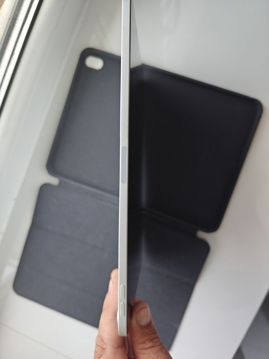 В ідеальному стані Ipad 11 pro  64gb