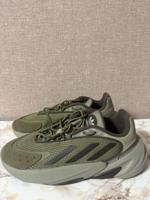 Кросівки Adidas Ozelia оливкові