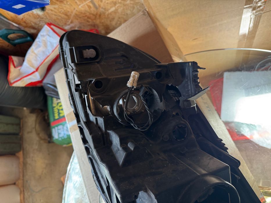 Laguna III Lampy przednie