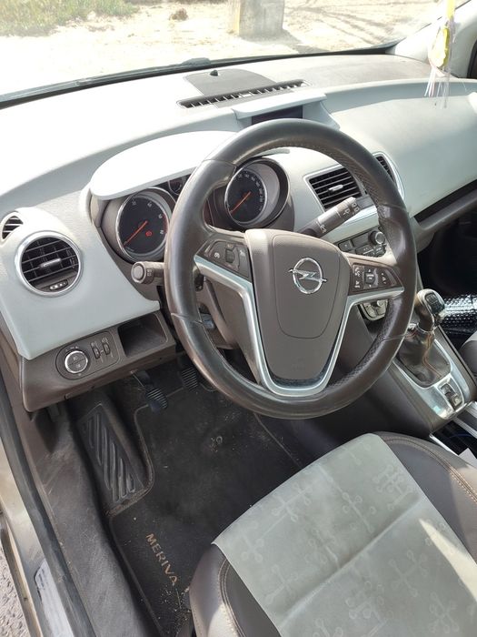 Opel Meriva 1.3 CDTI — photo 2