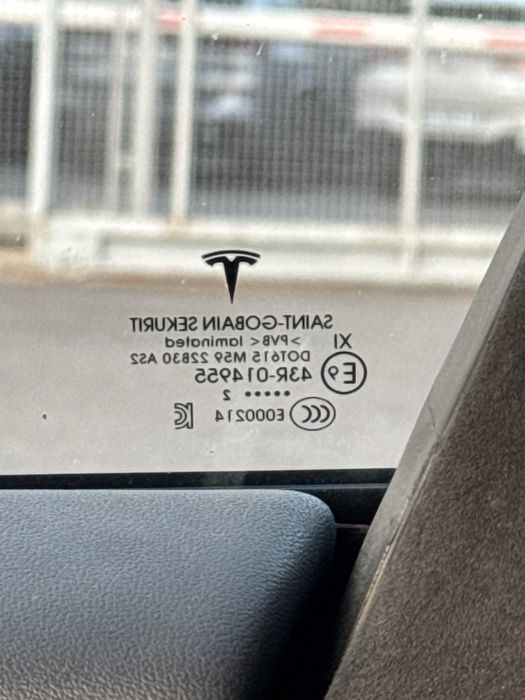 Tesla 3 21год 82.5 kw полный привод 460км