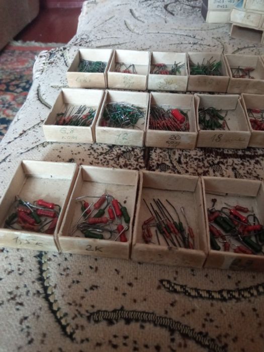 Продам радіо деталі.