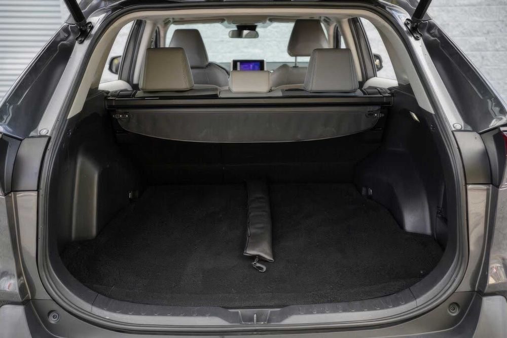 Toyota RAV4 XLE Premium      2023