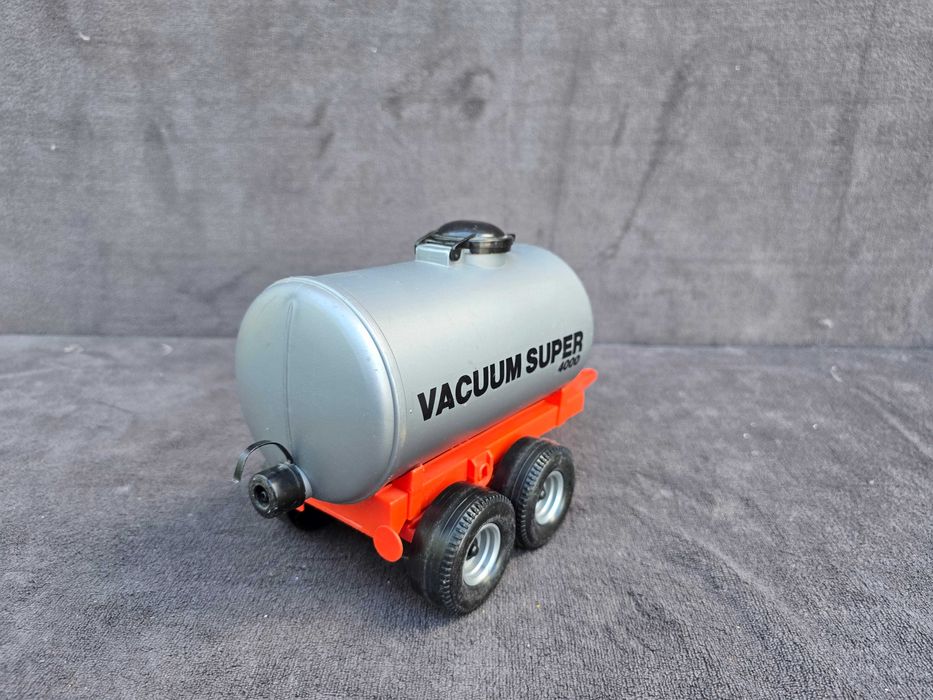 Bruder beczkowóz vacuum Super 4000
