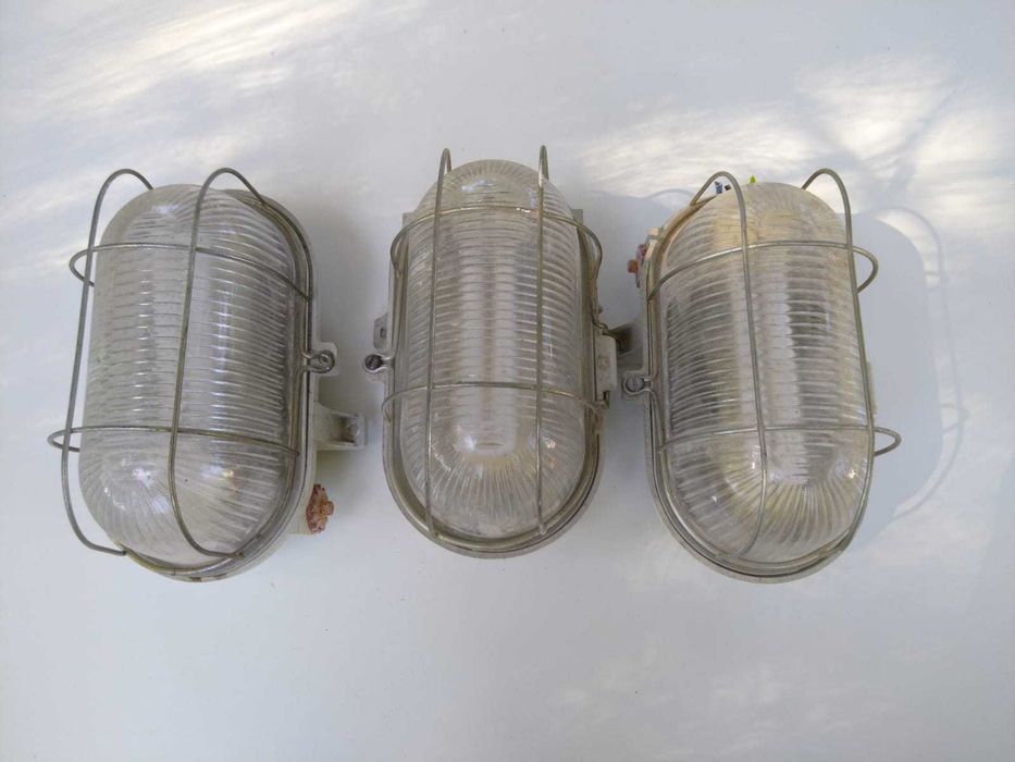 Apliques exteriores com lâmpada