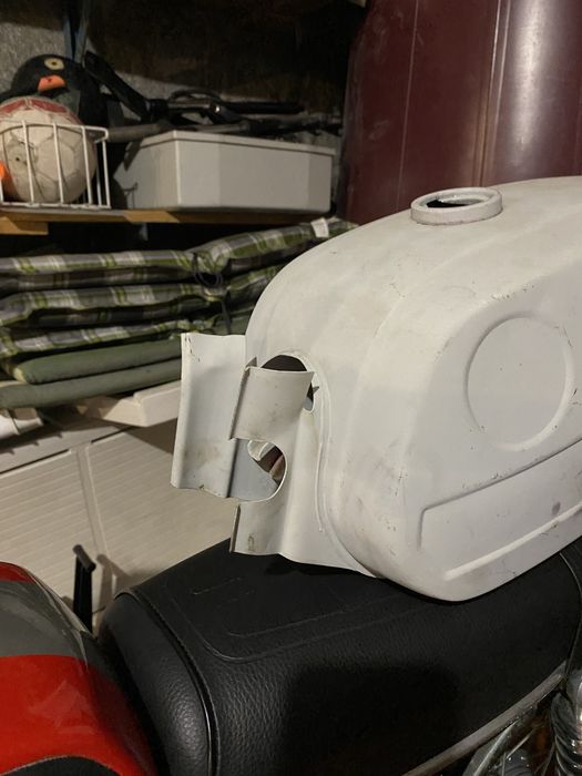 Depósito de gasolina famel