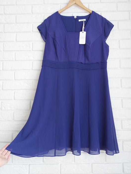 Fioletowa sukienka z krótkim rękawkiem lekka zwiewna szyfonowa plussiz