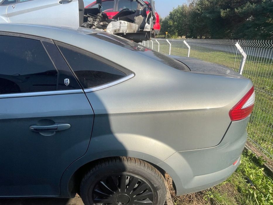 Ford Mondeo MK4 Błotnik ćwiartka lewy tył Sedan