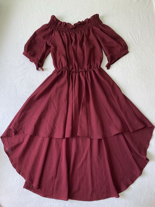 Елегантна бордова сукня з відкритими плечима - розмір С-М