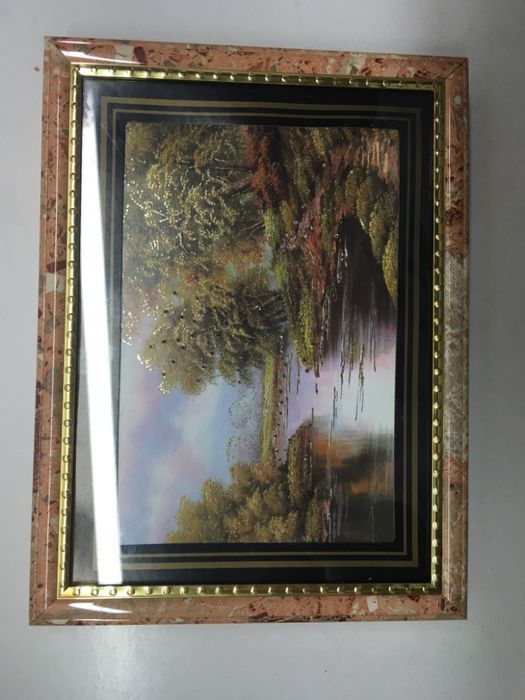 Frames That Glow in the Dark64585734116355125