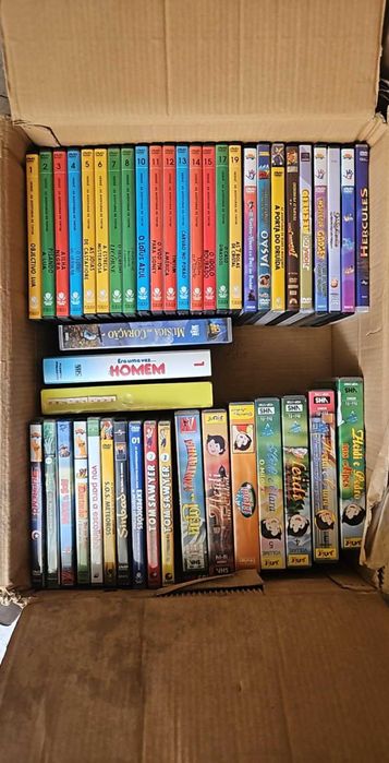150 VHS e 40 DVD antigos