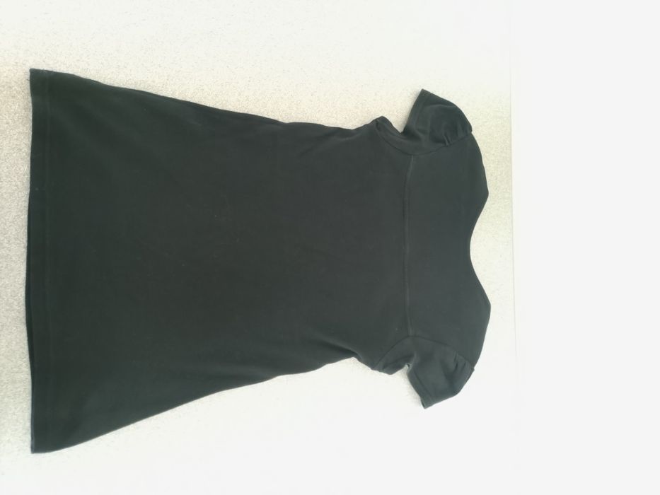 Czarna bluzka ciekawy dekolt