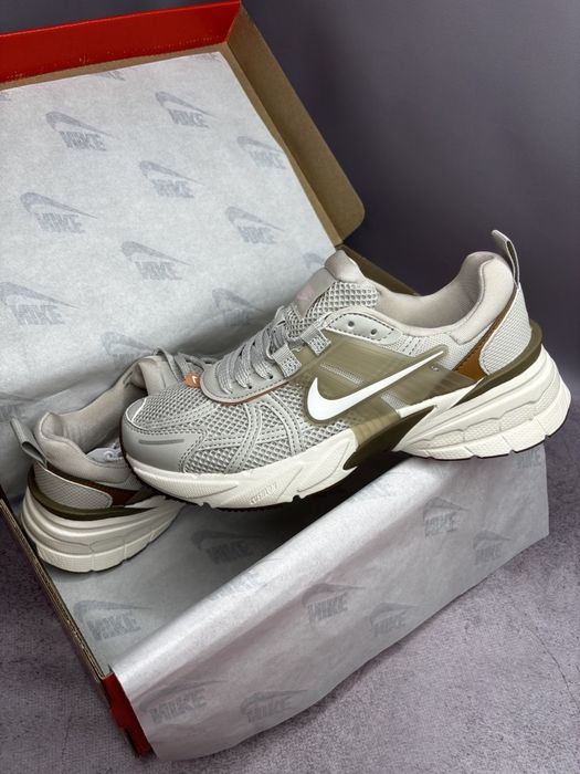 Nike Runtekk V2K Beige Brown жіночі кросівки найк рантек
