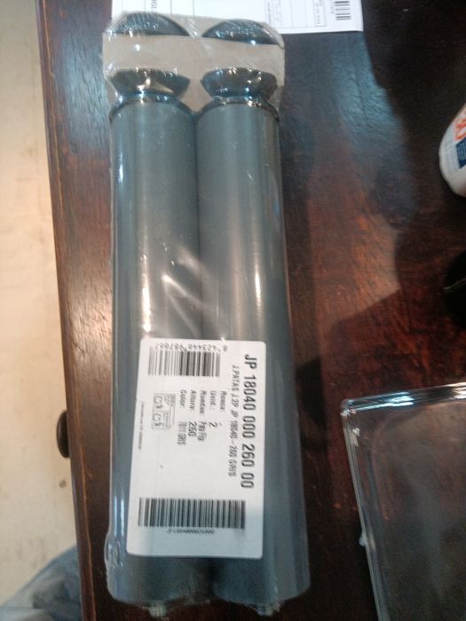 Entrego Estrado com pés e Colchão 200*110 Molaflex desinfetado