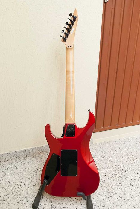 Guitarra Elétrica ESP M-II Deluxe (NOS sem um único risco)