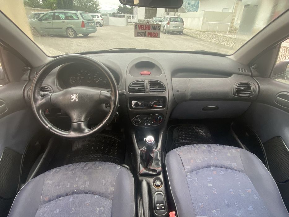 Peugeot 206 em bom estado com inspecao ate março 2027