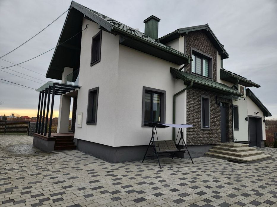 Продається 2-х поверховий будинок з ремонтом готовий до проживання