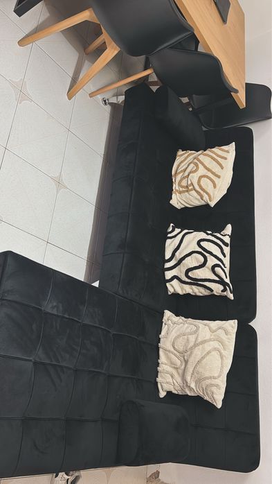 Sofa praticamente novo tem um nes de uso