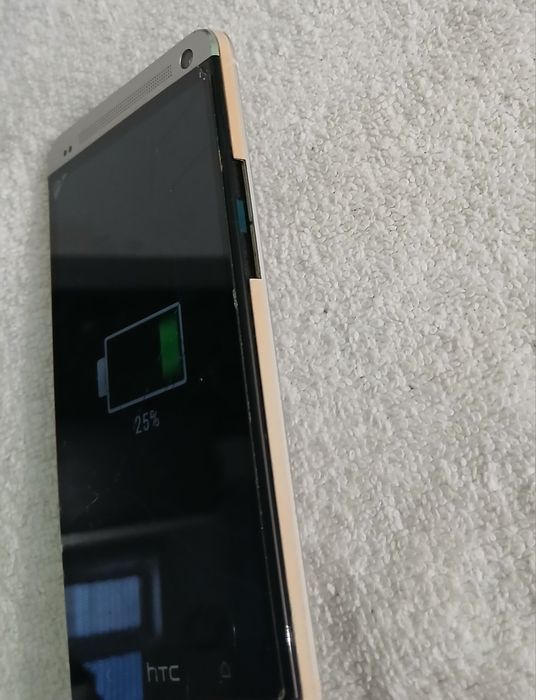 HTC Telémovel para peças ou arranjo modelo nas fotos