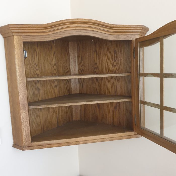 Rogowa szafka drewniana