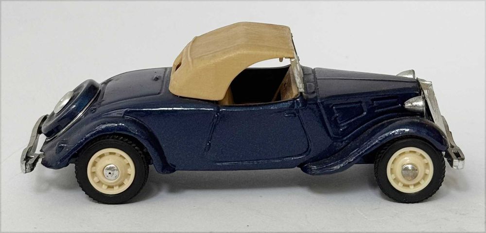 Eligor_CITROEN Traction AV Cabriolet Capote 1938 Ref. 1002 Escala 1/43. Em excelente estado geral.