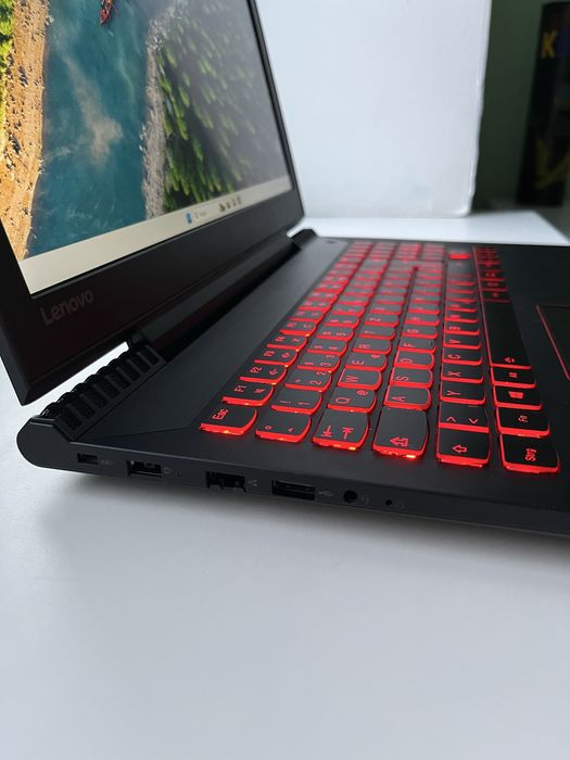 Ігровий ноутбук Lenovo Legion Y520-15IKBN