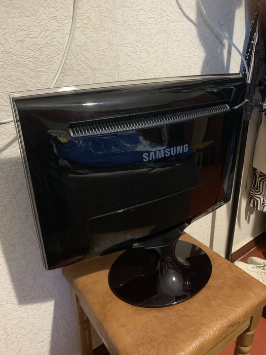 Монітор  SAMSUNG