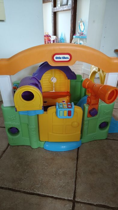 Domek little tikes