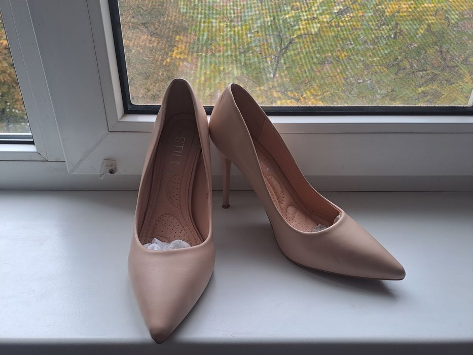 Жіночі туфлі на підборах, лодочки