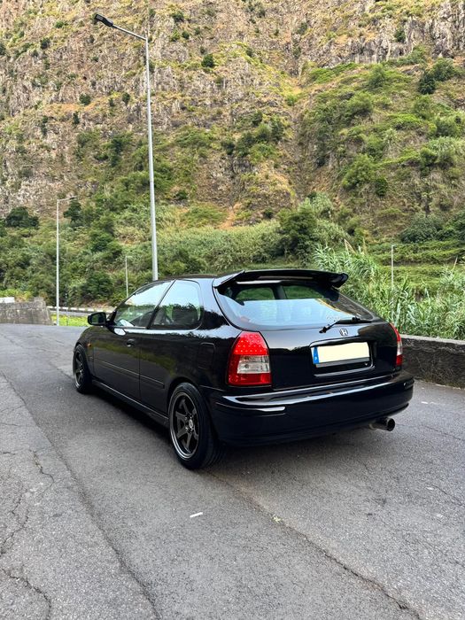 Honda Civic — fotografia 4