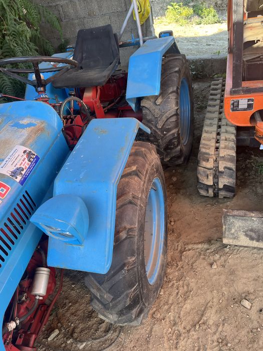 Tractor Nibbi 4x4 com matrícula