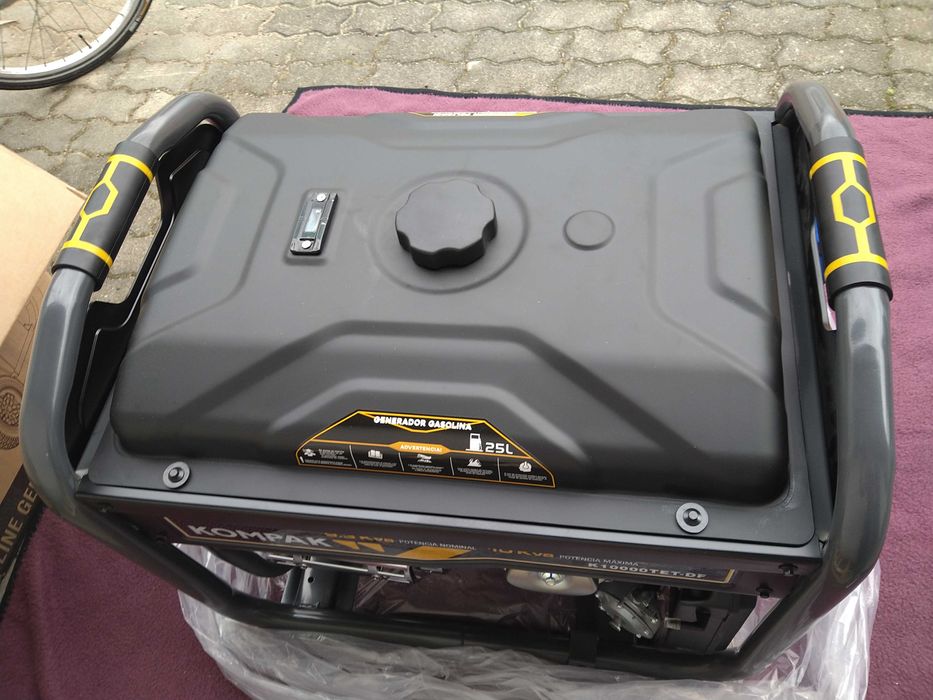 Генератор  KOMPAK К10000ТЕТ-DF 10кВА 230/400В ГАЗ и Бензин(Германия)