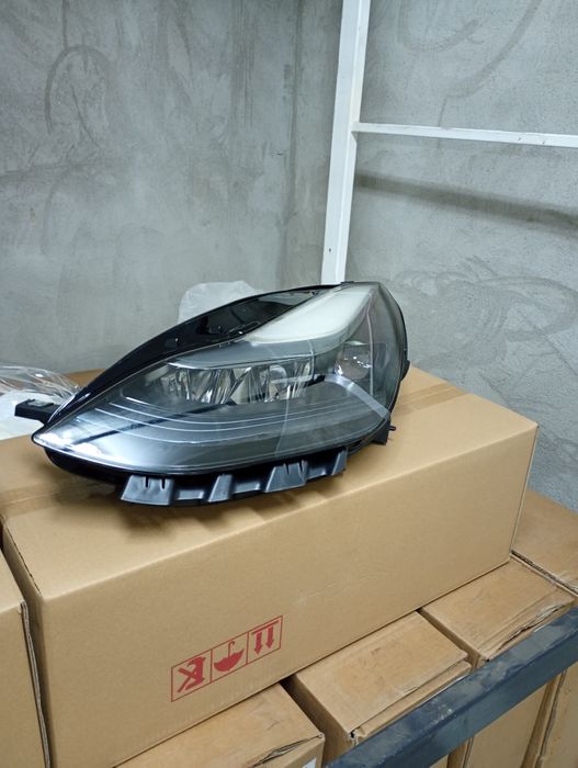 Tesla Model Y / 3 фара