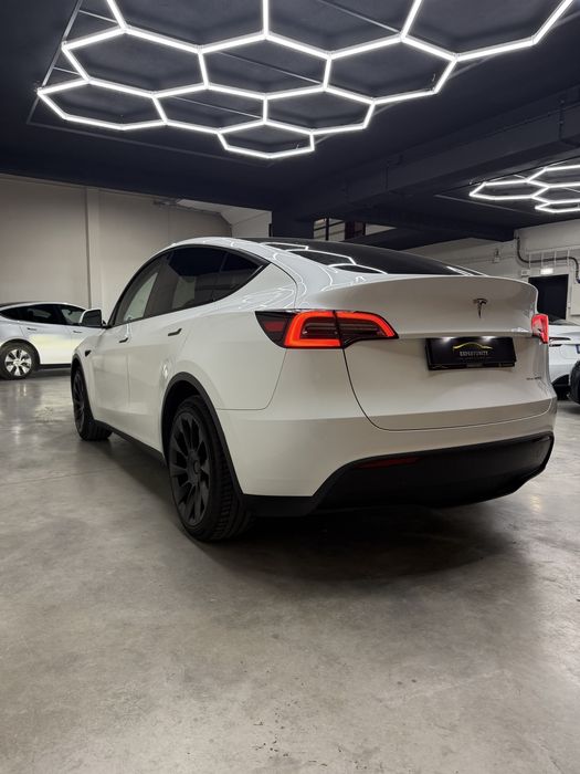 Tesla Model Y Long Range Dual Motor