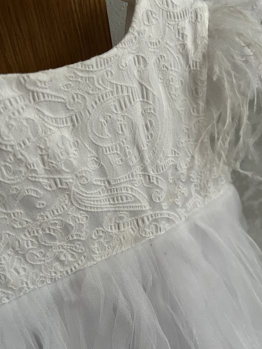 Біла новорічна сукня