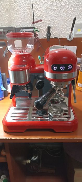Кавомашина Klarstein Red з Німеччини.
