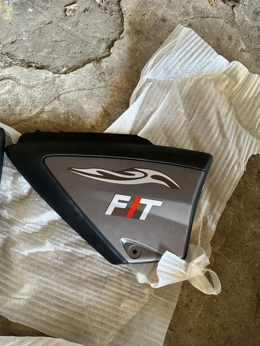 Переднє крило і бокові щитки на мустанг 125 фіт