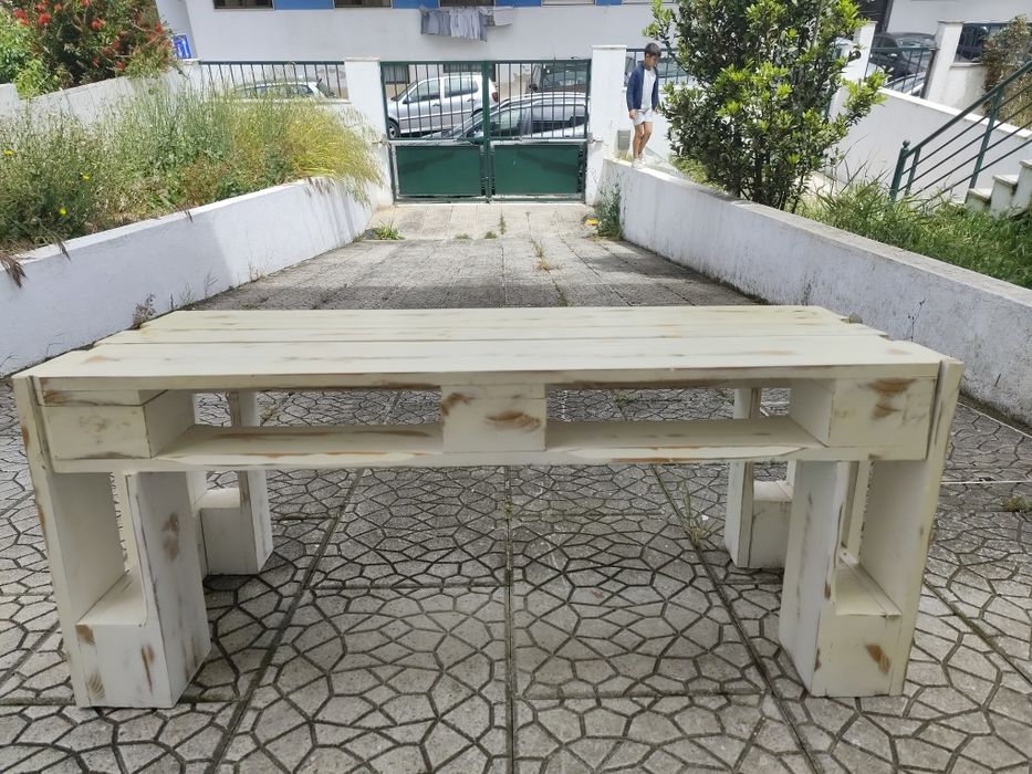 Mesa de Centro Rústica em Madeira – Estilo Industrial/Vintage