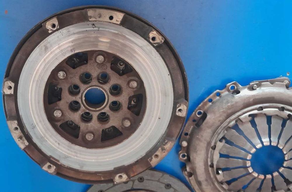 Sprzegło tarcza koło dwumasowe Fiat Grande Punto 1.3 Multijet 90 KM