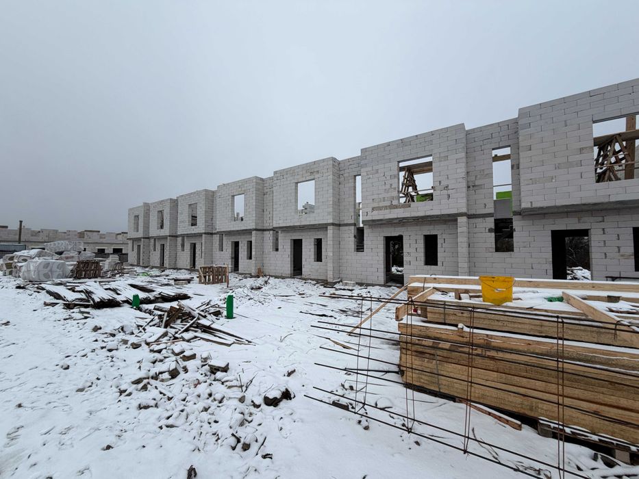 Таунхаус 75 м² з власним подвір’ям у передмісті Києва!