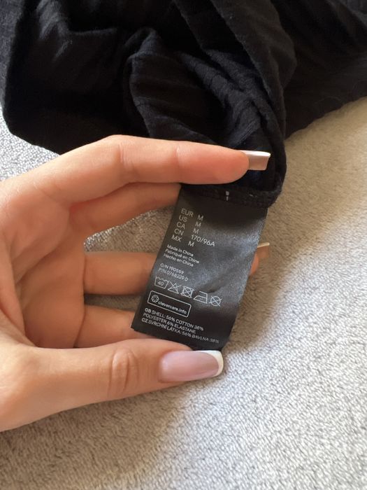 Жіноча кофта H&M чорна з пуговицями