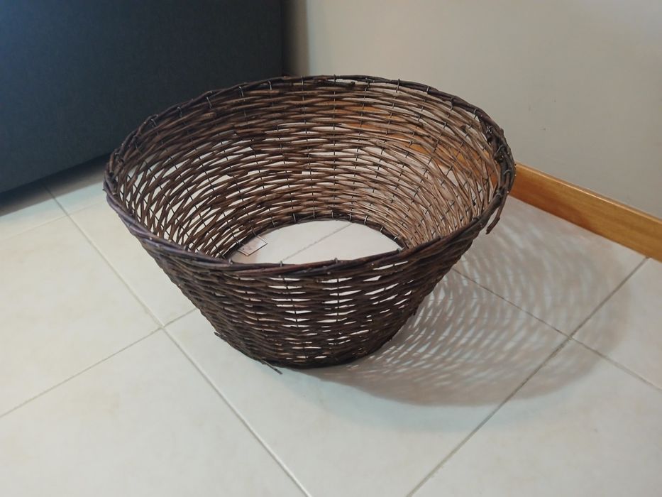 Base em verga para arvore de natal ou revestir vasos