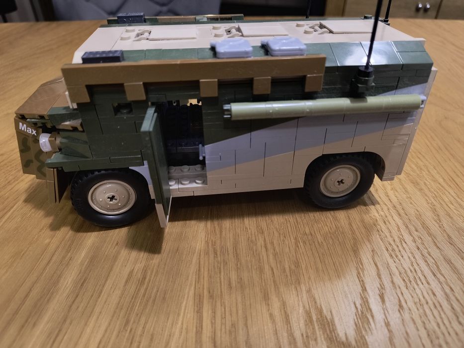 Cobi 2525, wyjątkowy