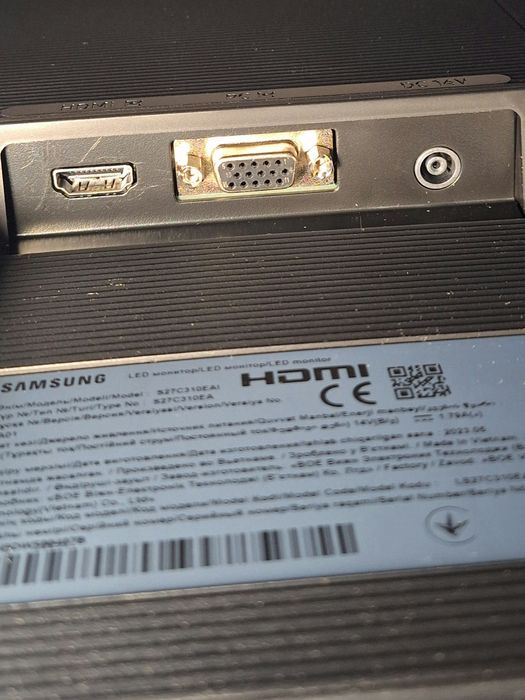 Монитор Samsung Essential S3