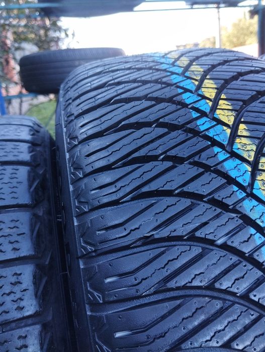 Пара всесезонних шин Goodride 225/45/18 2023рік 200 км пробігу