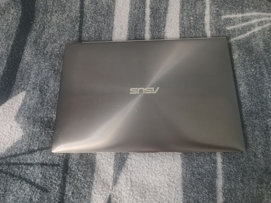 Стильний ноутбук в алюмінієвому корпусі Asus UX31E