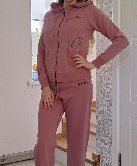 Новий жіночий спортивний костюм BCBGMAXAZRIA