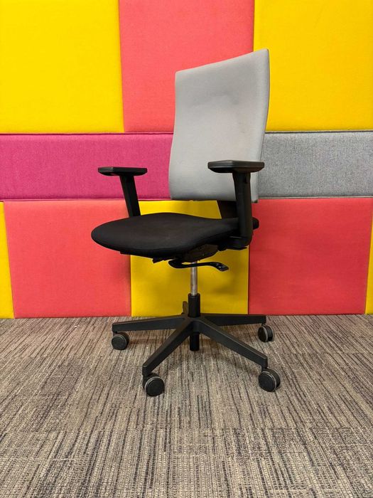 Fotel biurowy obrotowy Nowy Styl 4ME ergonomiczny Duża ilość