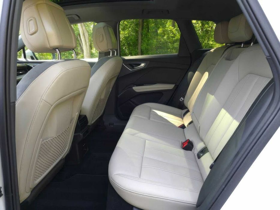 Audi Q4 e-tron quattro Premium 55      2024